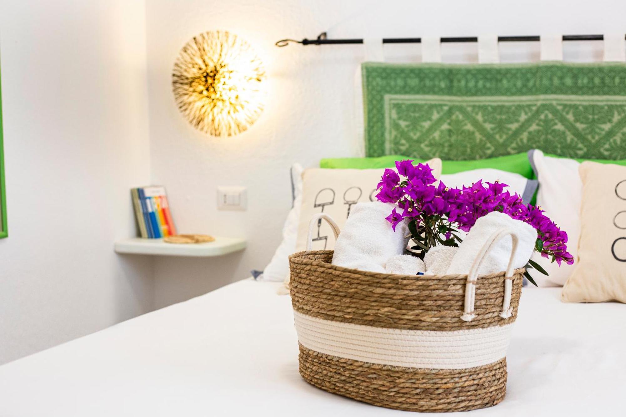 Le Maschere B&B ซานตา เตเรซา กัลลูรา ภายนอก รูปภาพ